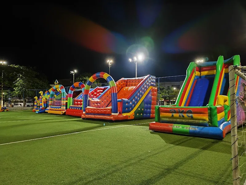 Pula pula Alegria brinquedos -Aluguel Futebol de Sabão Tobogã Inflável